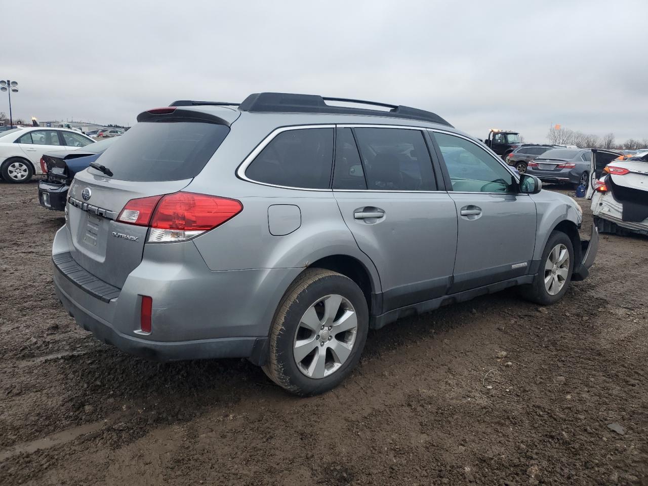 2010 Subaru Outback - Image 3