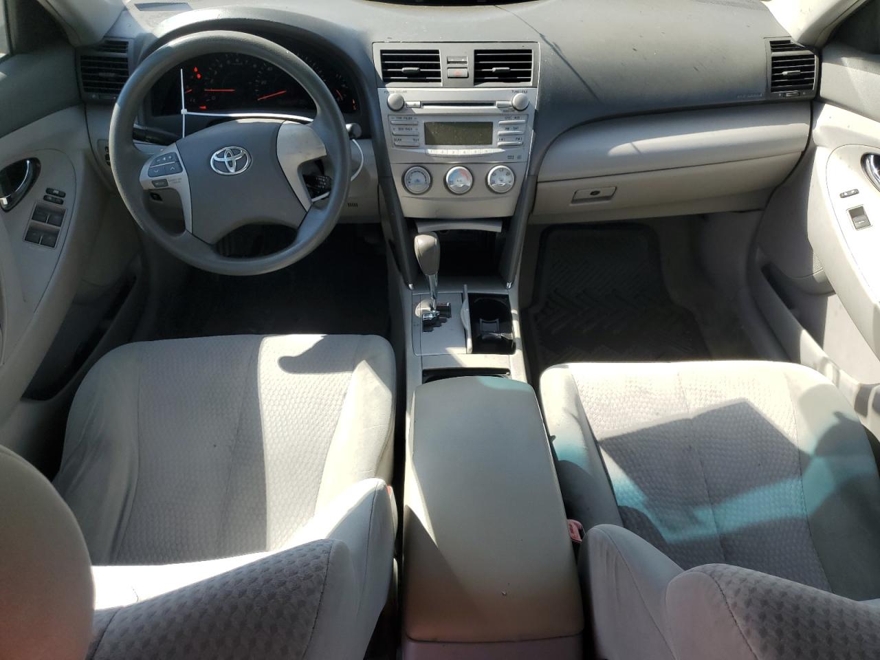 2010 Toyota Camry - Image 8