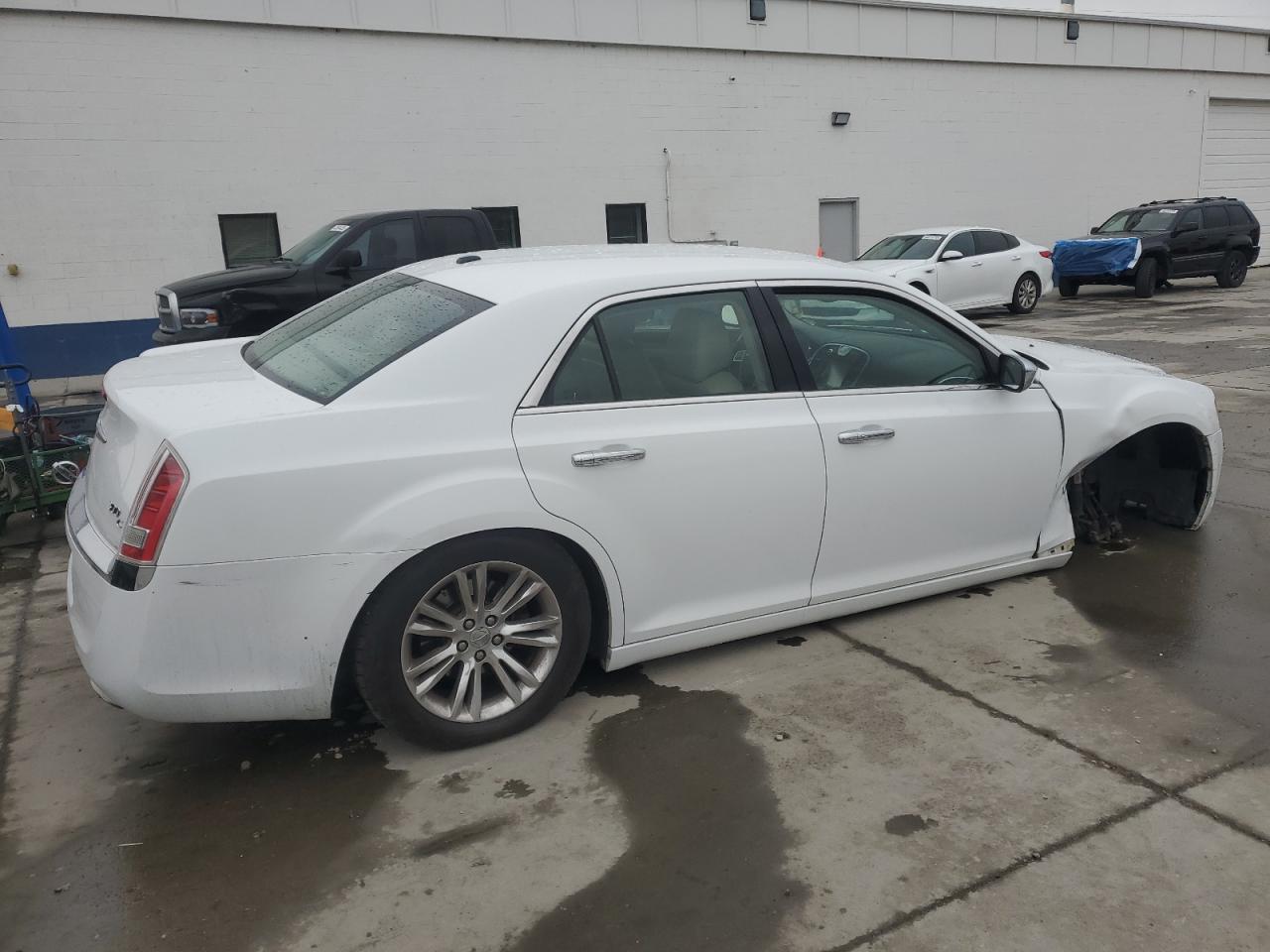 2013 Chrysler 300 - Image 3