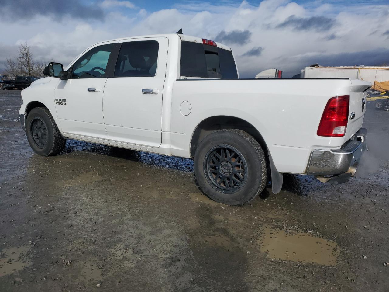 2016 RAM 1500 - Image 2