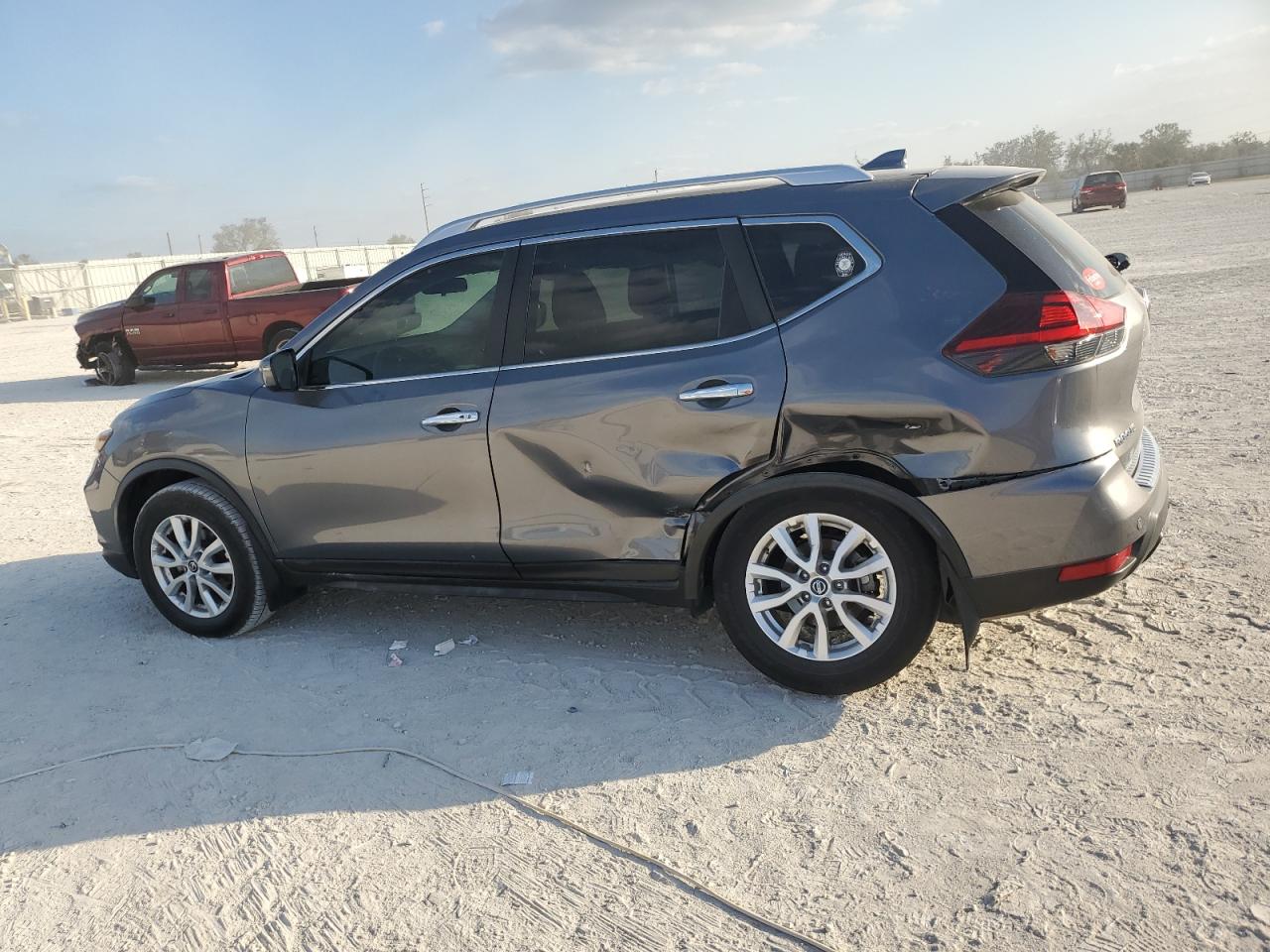 2020 Nissan Rogue - Image 2