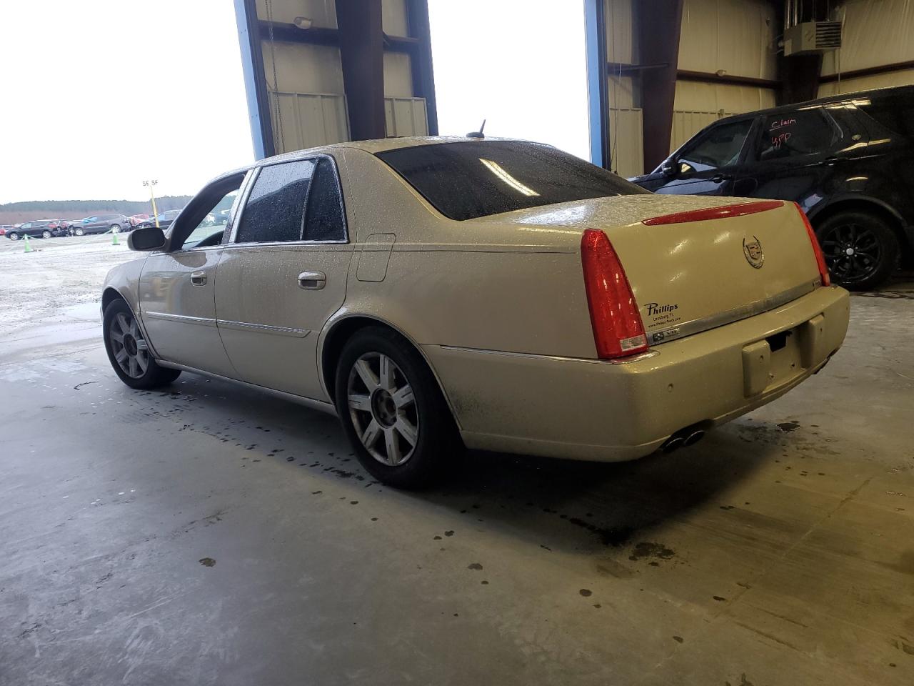 2007 Cadillac DTS - Image 2