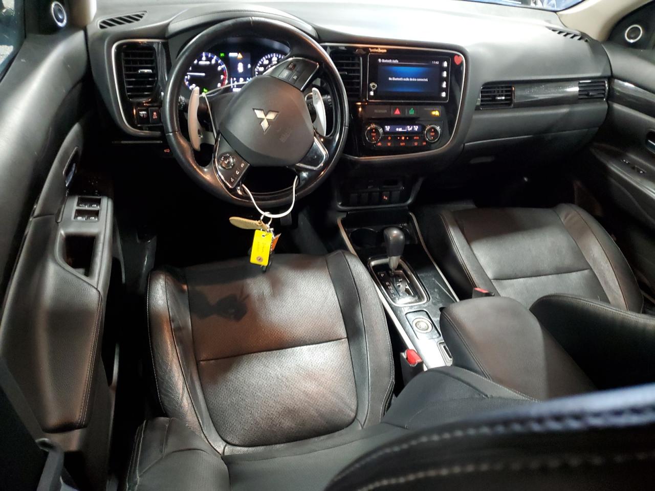 2017 Mitsubishi Outlander - Image 8