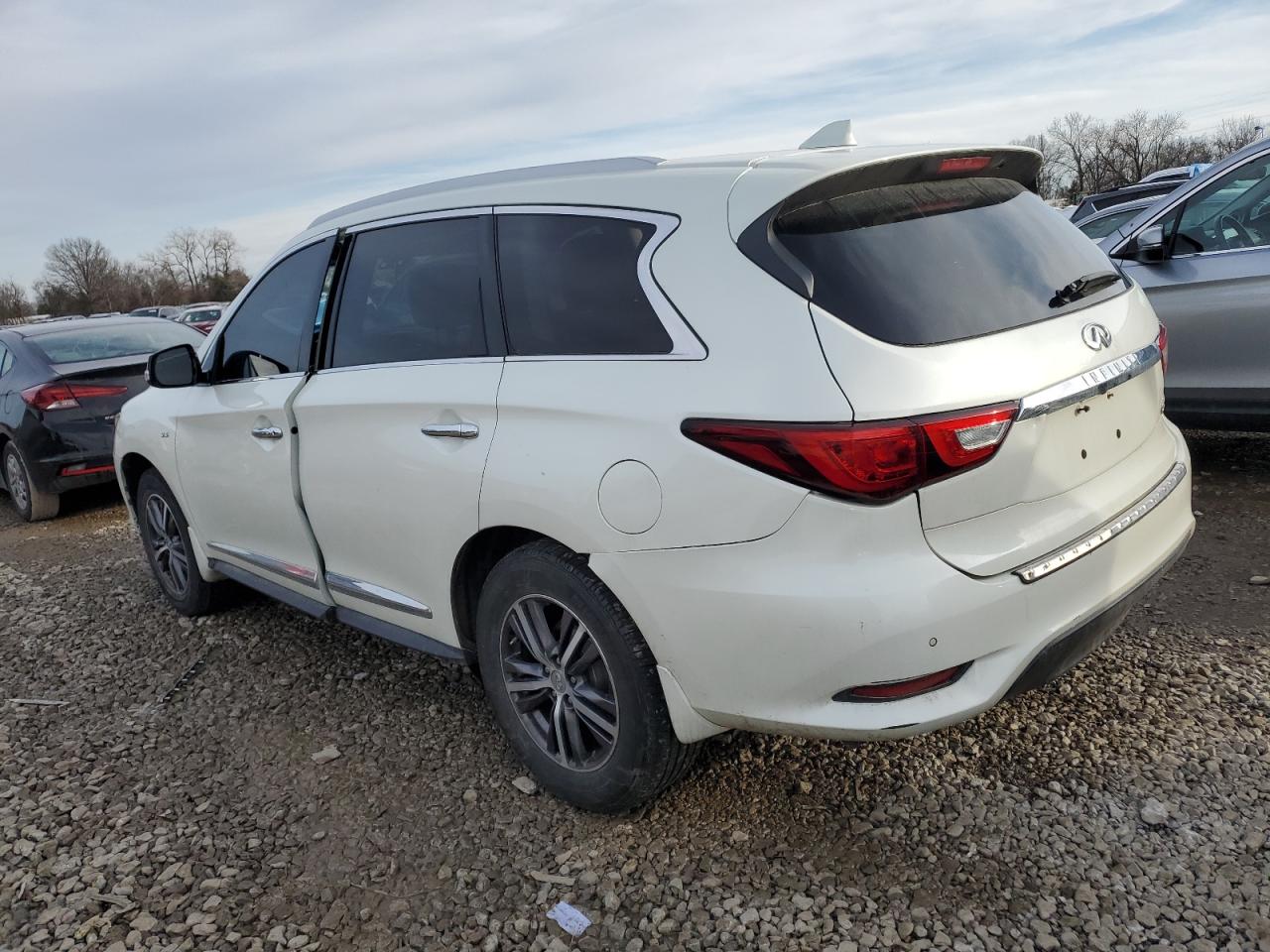 2016 Infiniti QX60 - Image 2