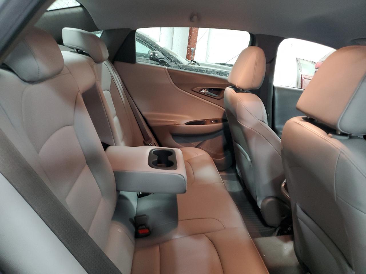 2018 Chevrolet Malibu - Image 10