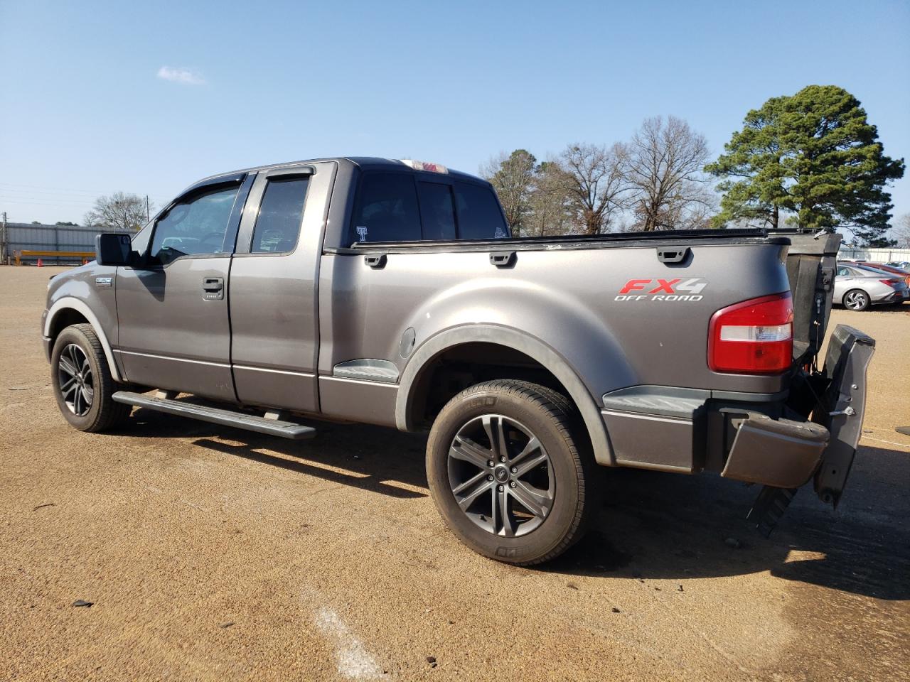 2004 Ford F-150 - Image 2