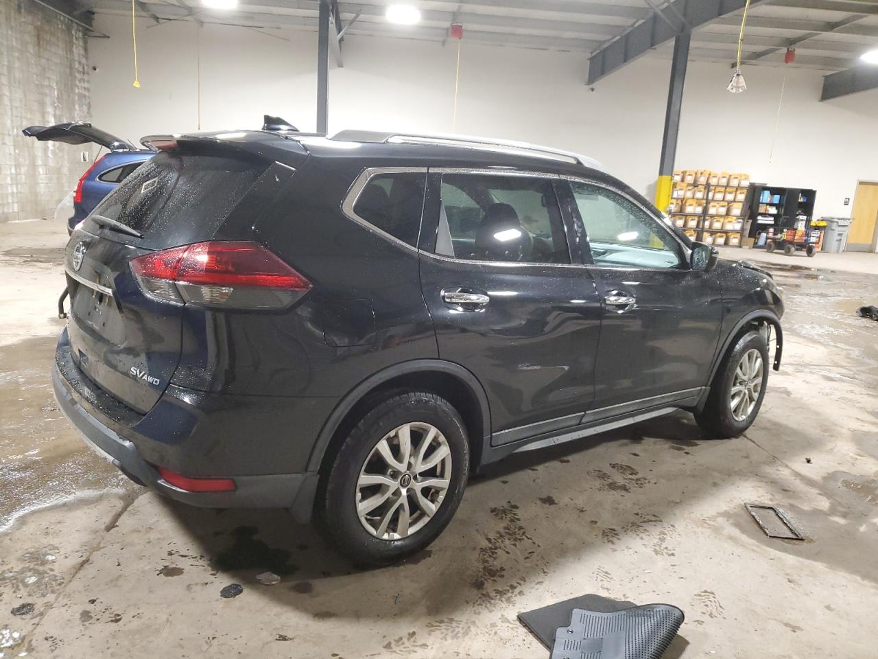 2018 Nissan Rogue - Image 3