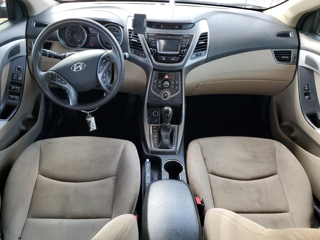 2015 Hyundai Elantra - Image 8