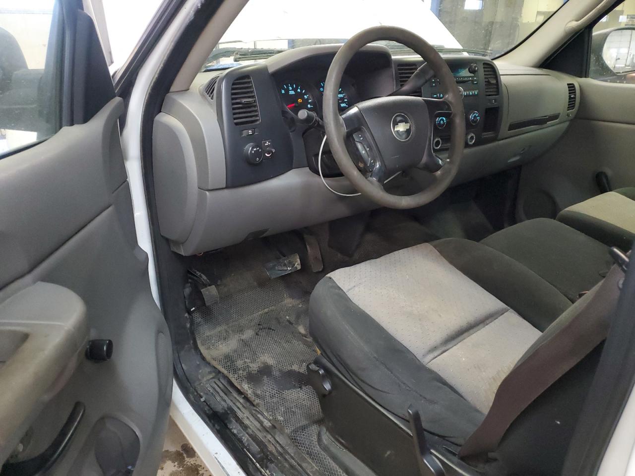 2009 Chevrolet Silverado - Image 8