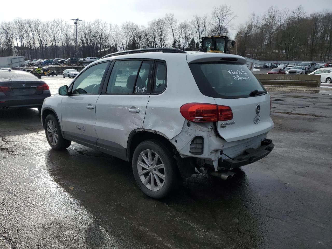 2017 Volkswagen Tiguan - Image 2