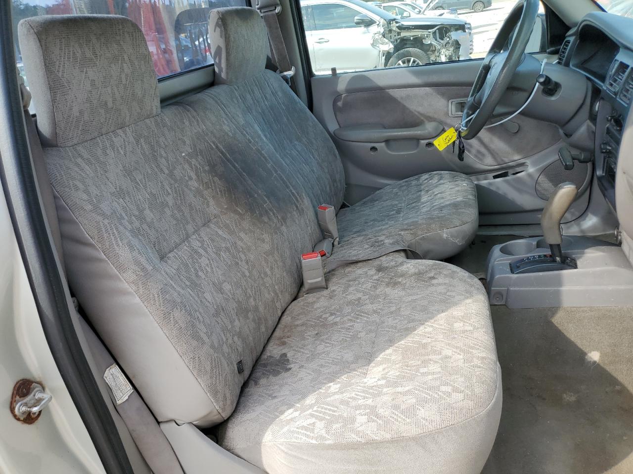 2004 Toyota Tacoma - Image 10