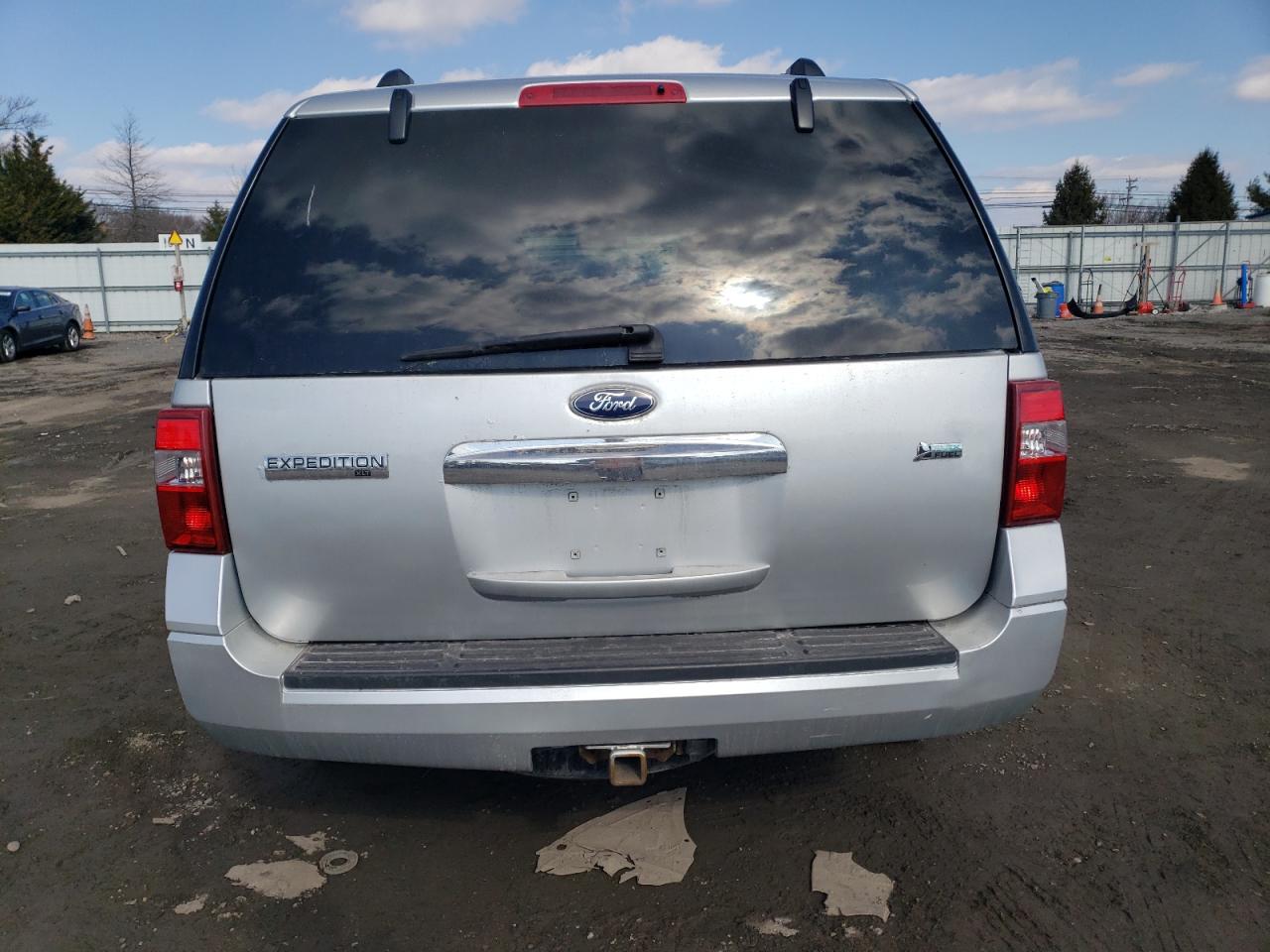 2010 Ford Expedition - Image 6