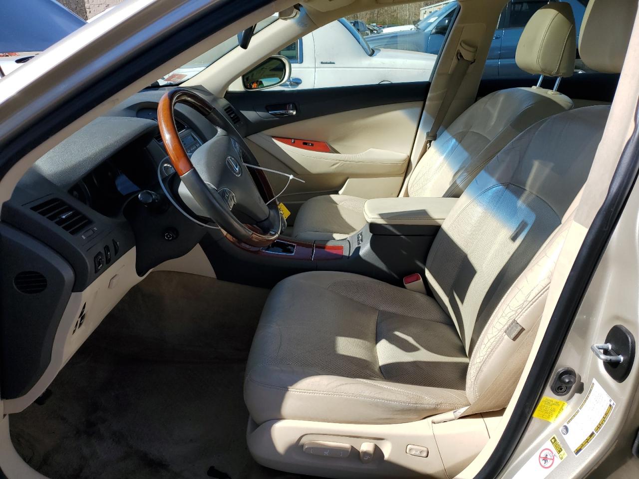 2012 Lexus ES - Image 7