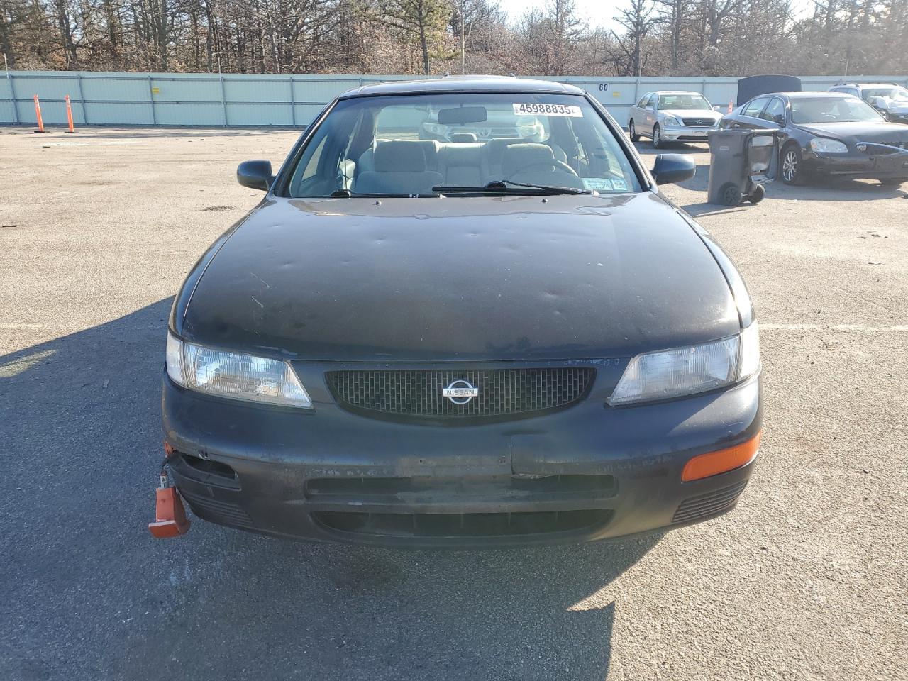 1996 Nissan Maxima - Image 5