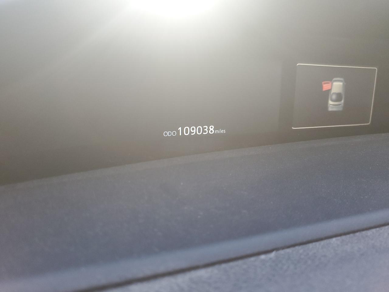 2017 Toyota Prius - Image 9