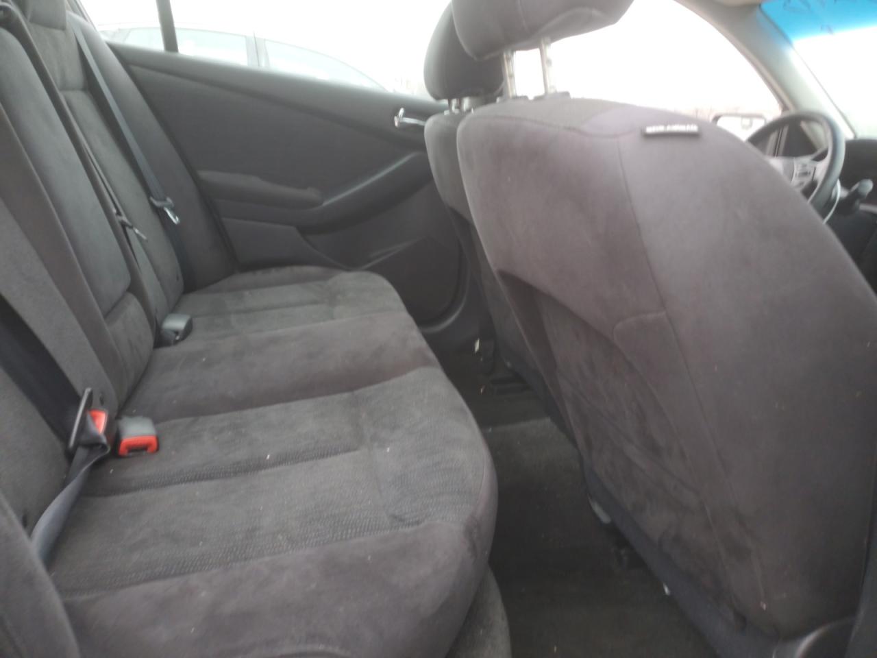 2012 Nissan Altima - Image 10