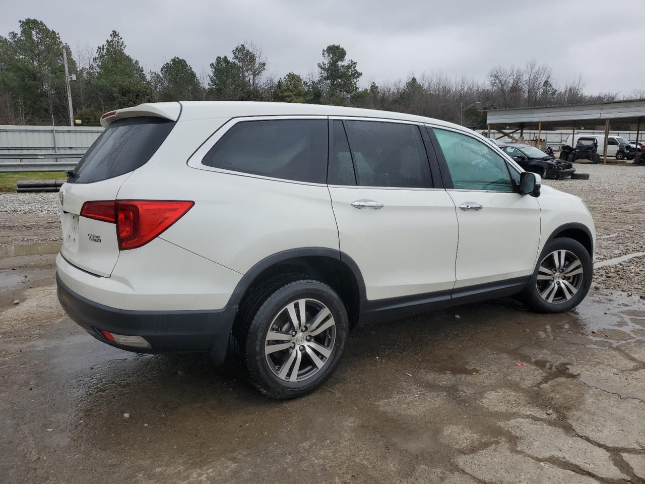 2017 Honda Pilot - Image 3