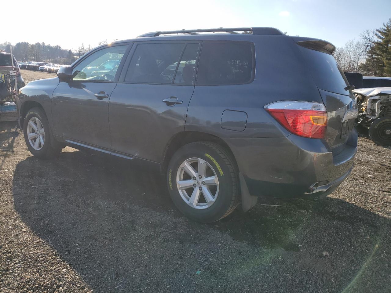 2010 Toyota Highlander - Image 2