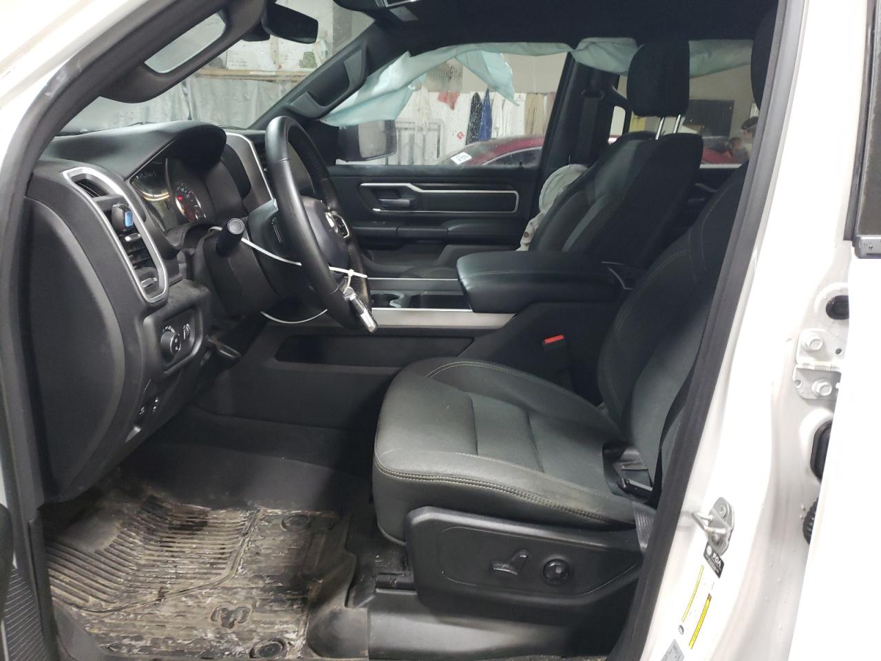 2021 RAM 1500 - Image 7