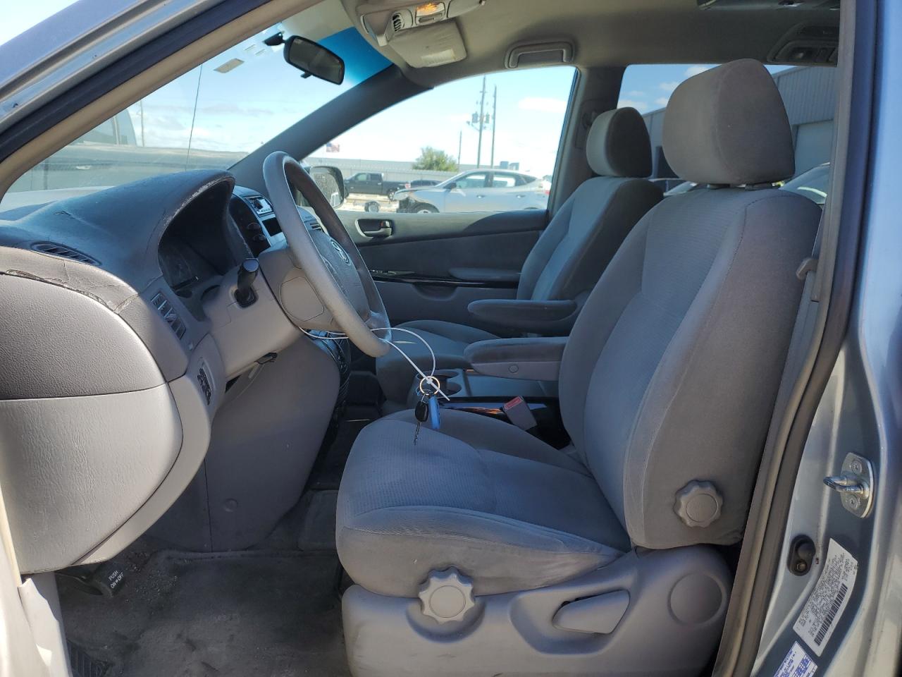 2004 Toyota Sienna - Image 7