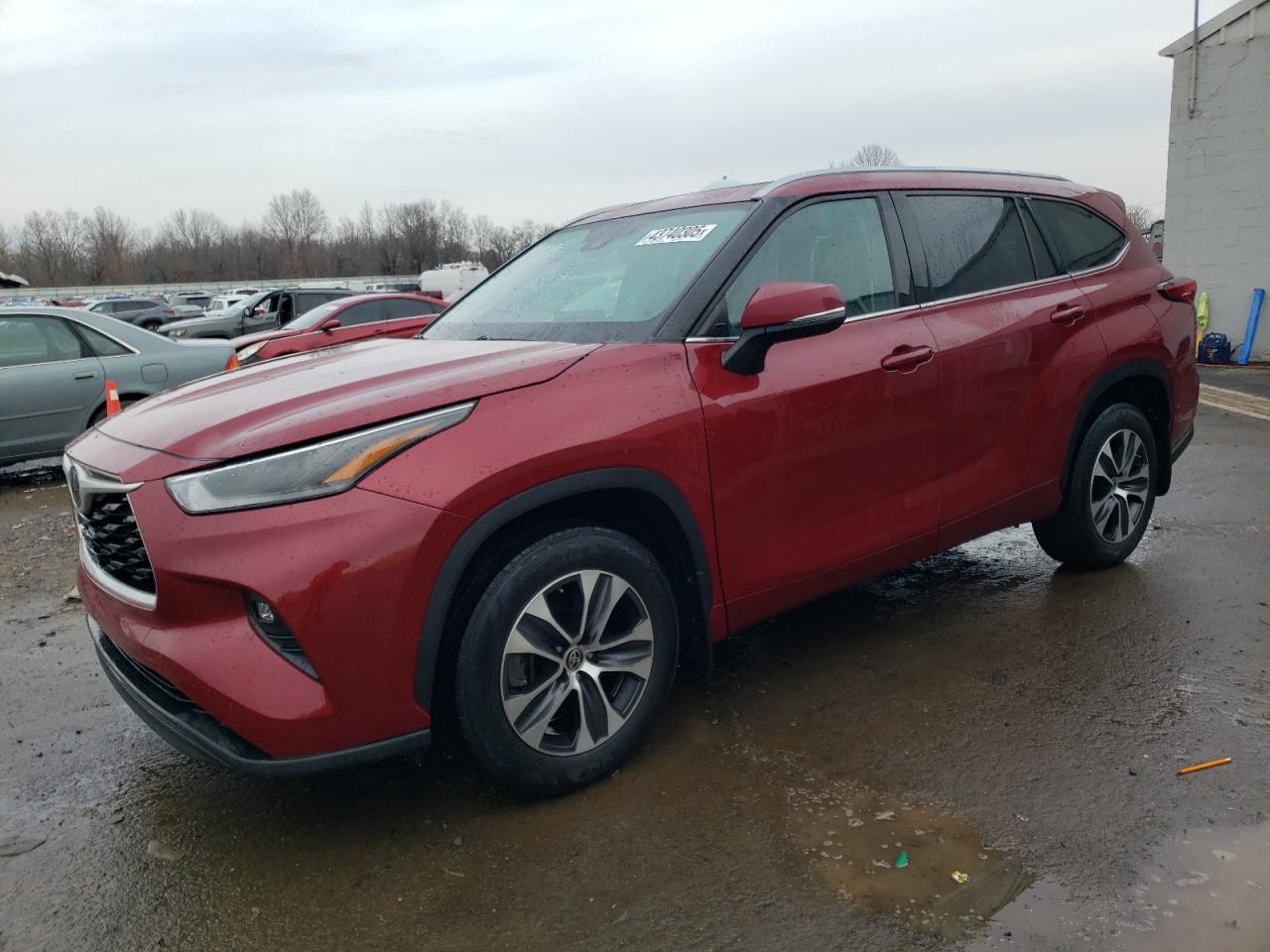 2021 Toyota Highlander - Image 1