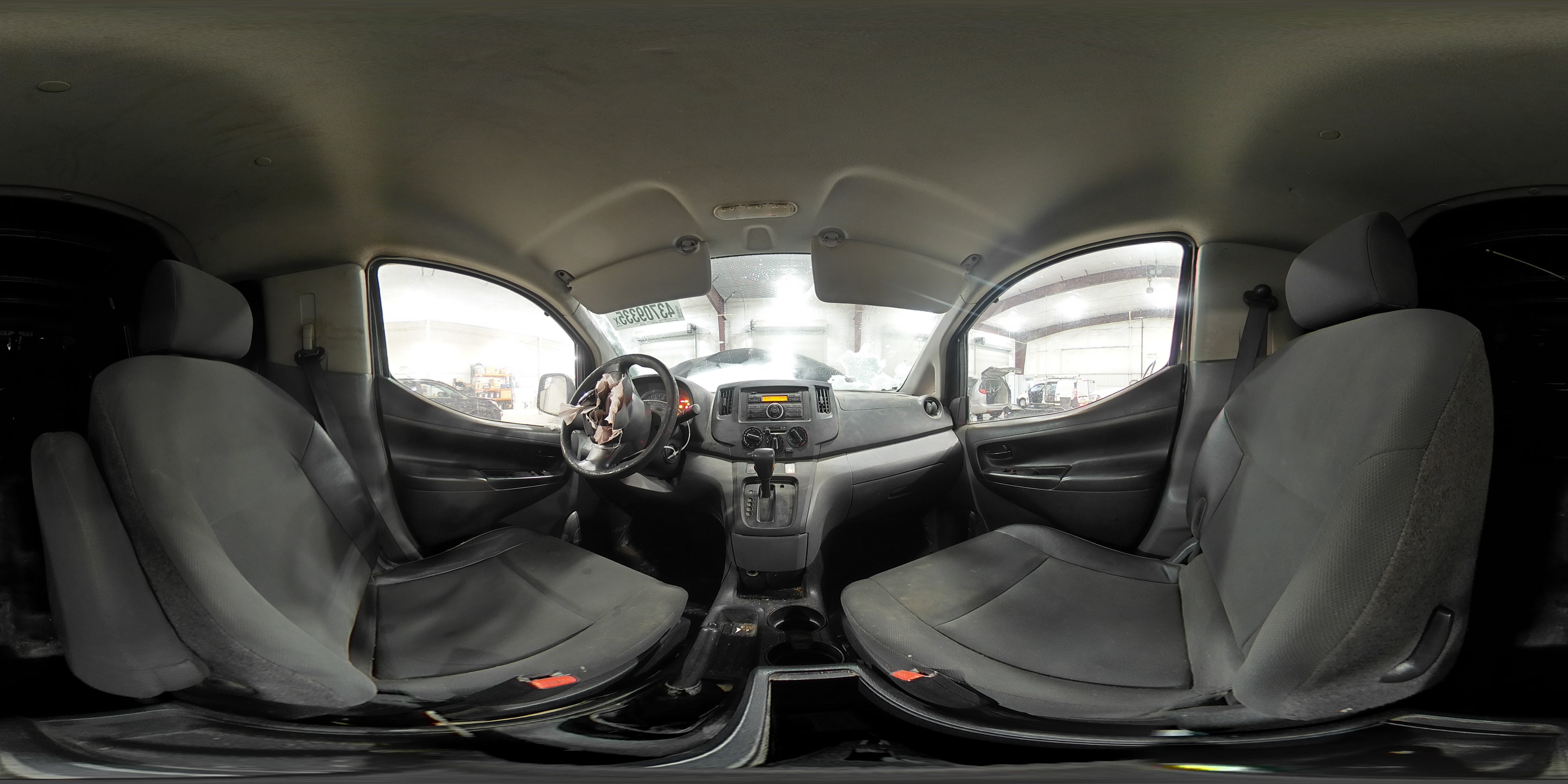 2013 Nissan NV - Image 13