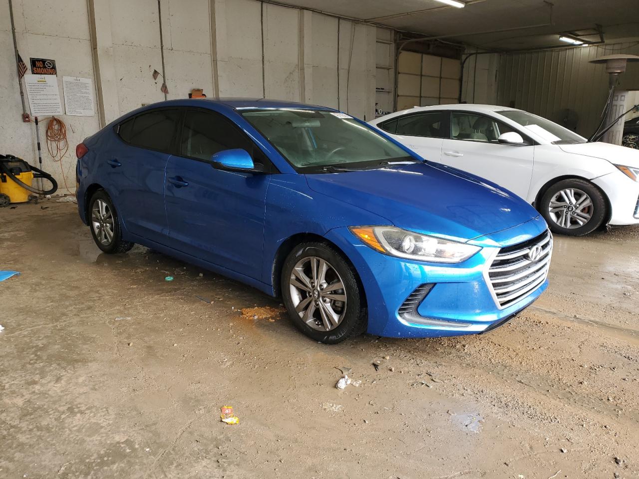 2017 Hyundai Elantra - Image 4