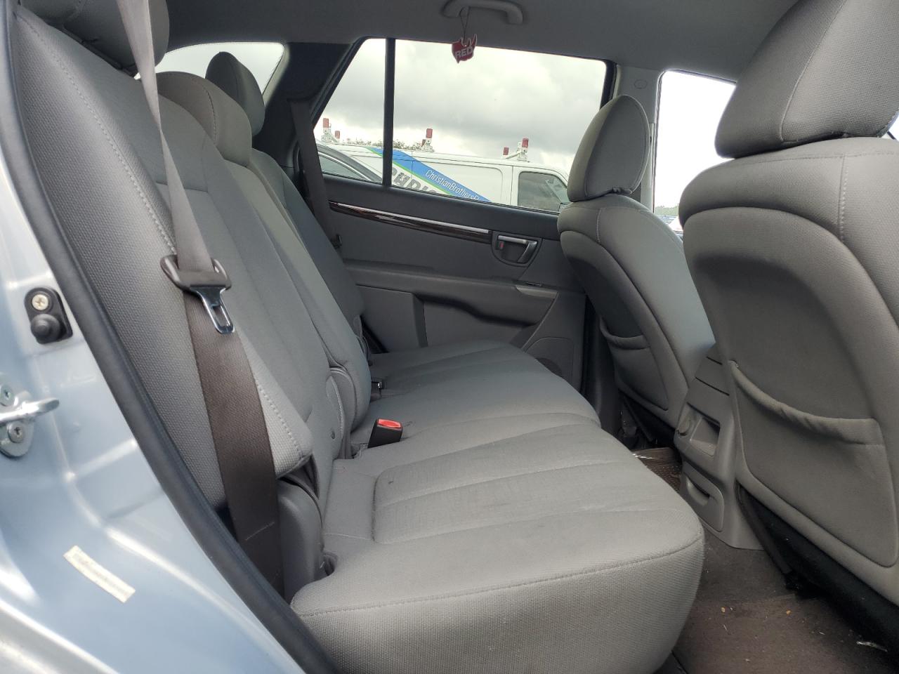 2010 Hyundai Santa Fe - Image 11
