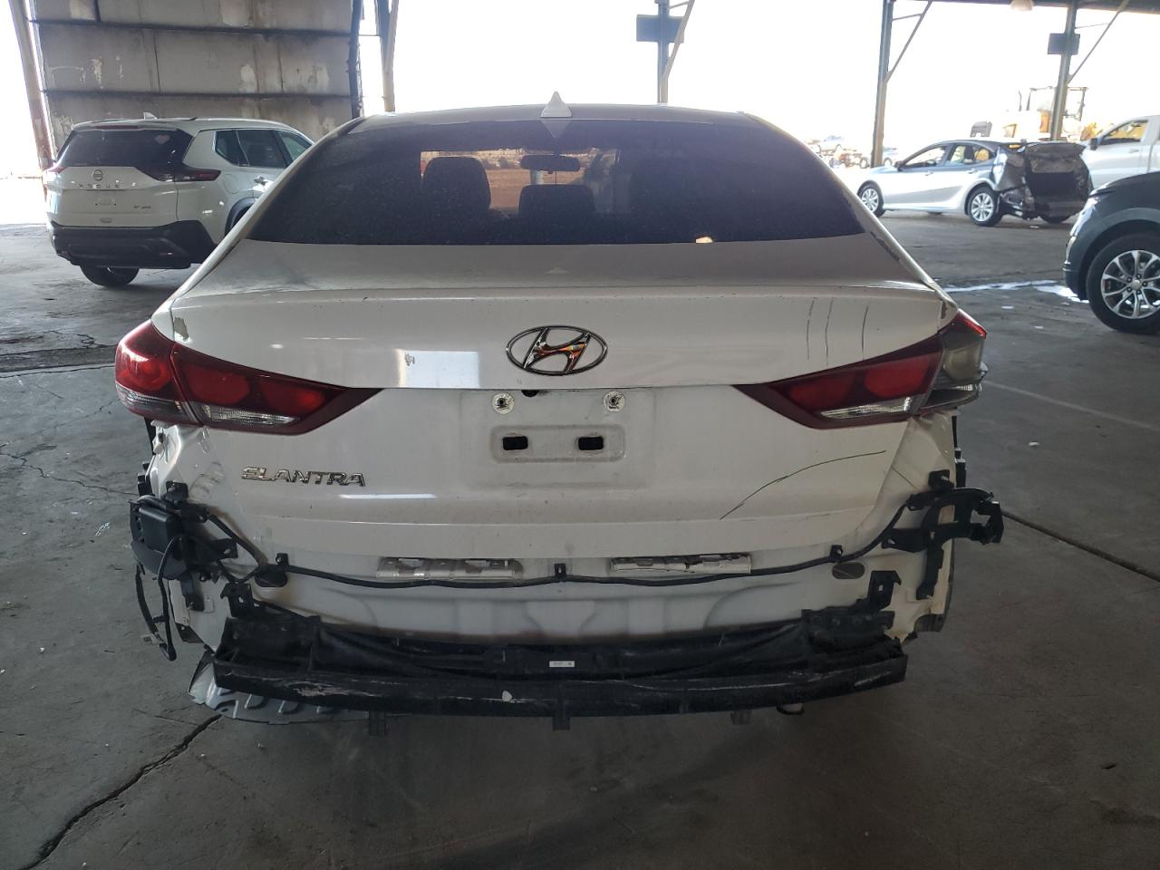 2017 Hyundai Elantra - Image 6