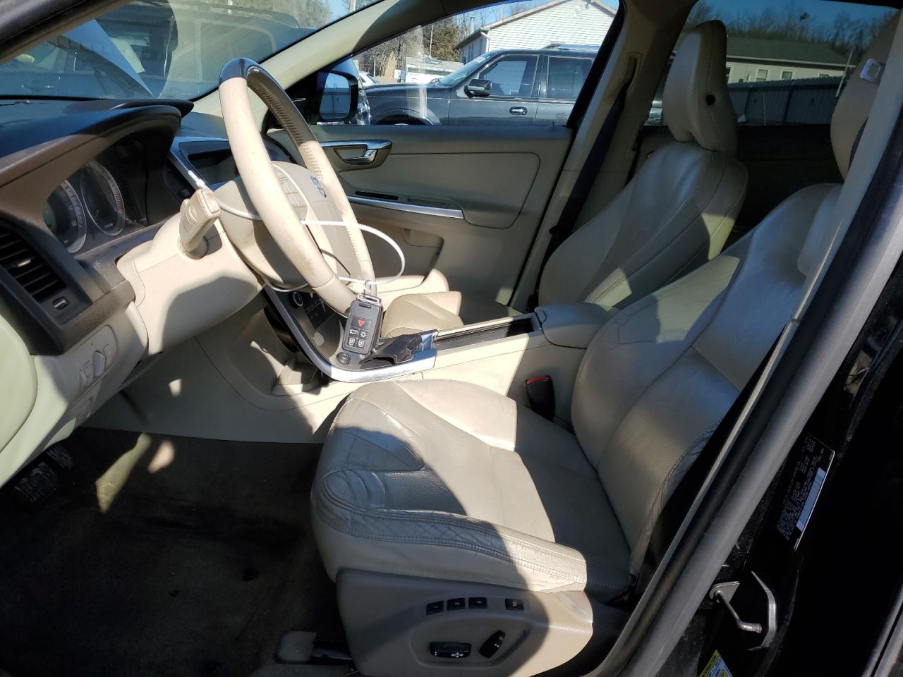 2010 Volvo XC60 - Image 7
