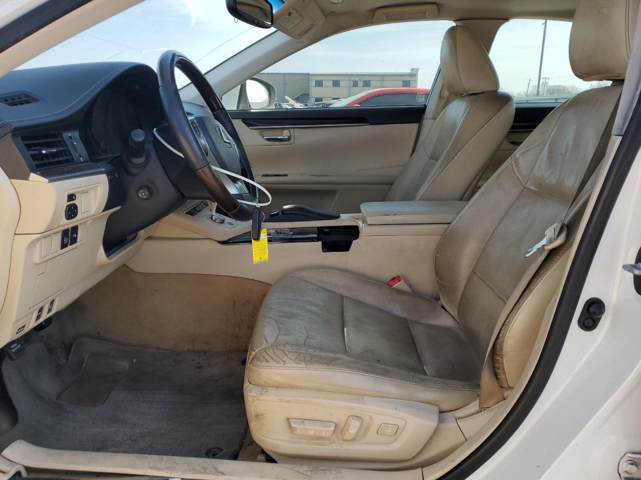 2014 Lexus ES - Image 7