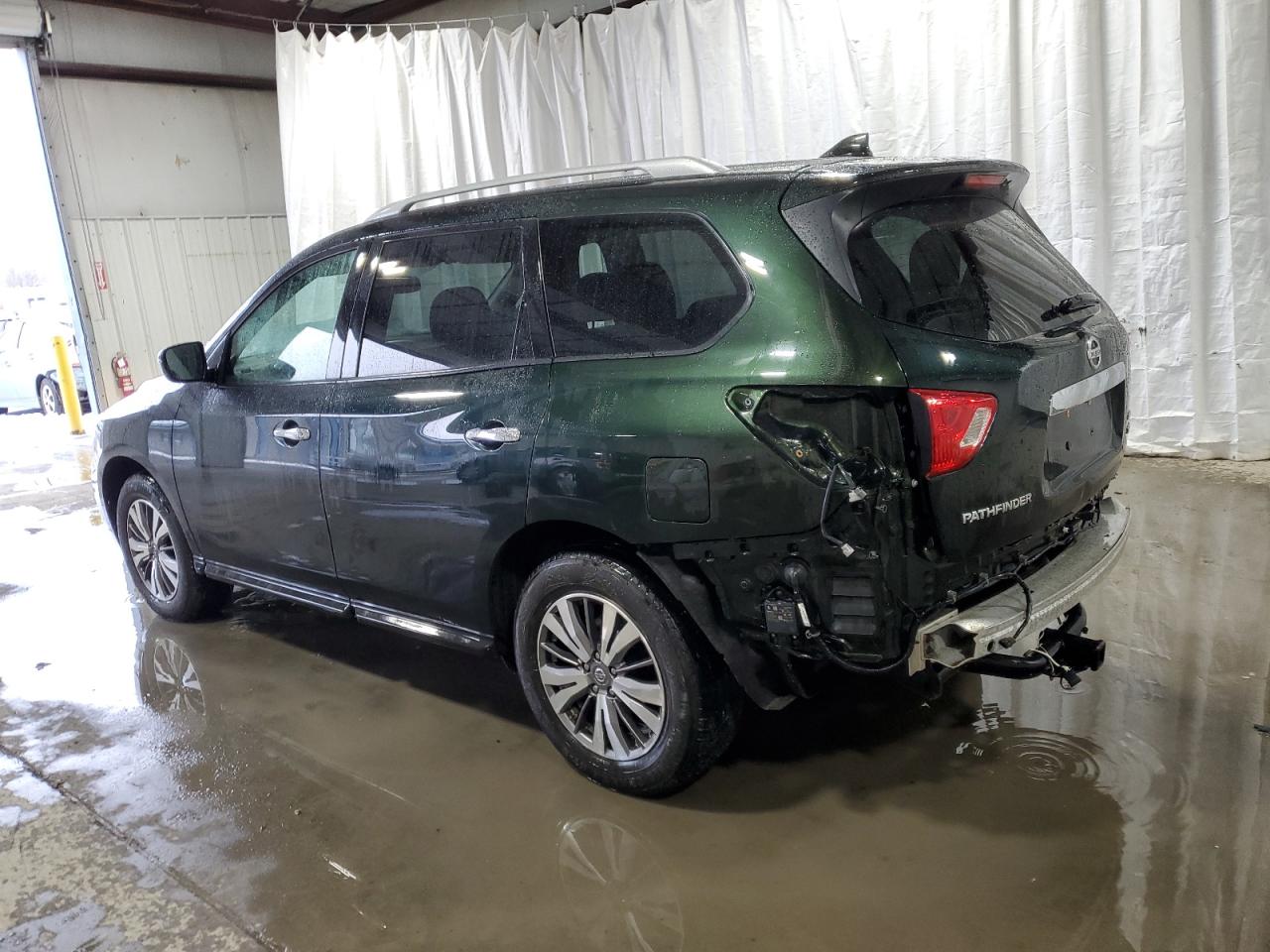 2019 Nissan Pathfinder - Image 2