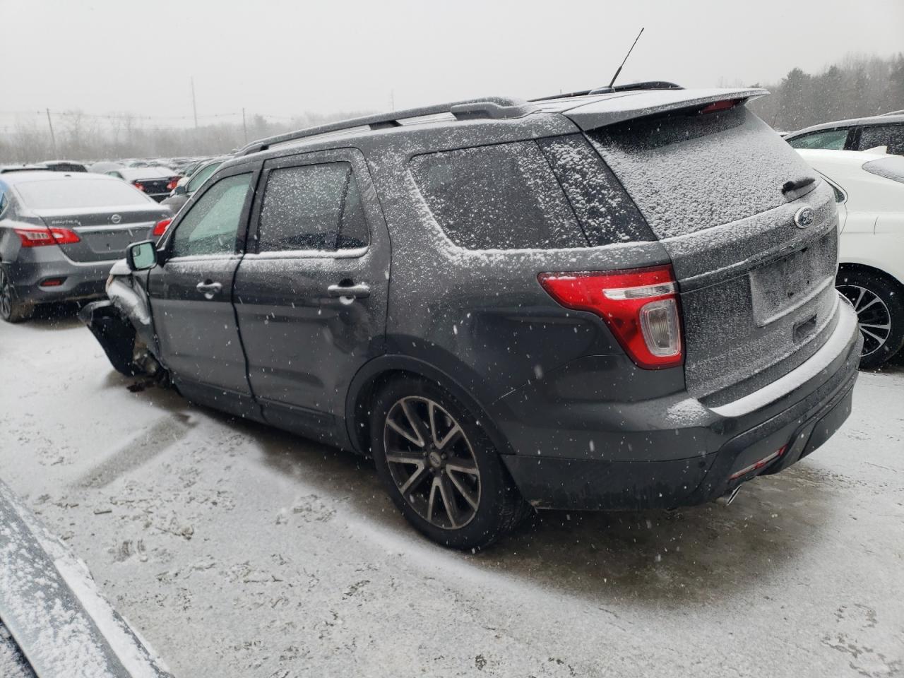 2015 Ford Explorer - Image 2