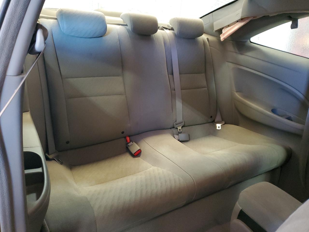 2010 Honda Civic - Image 11