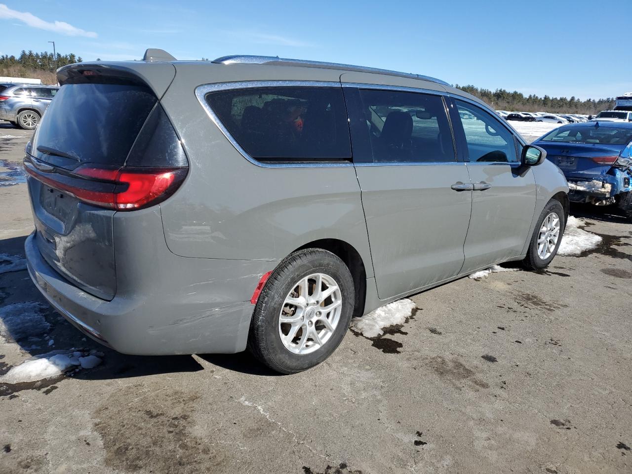 2021 Chrysler Pacifica - Image 3