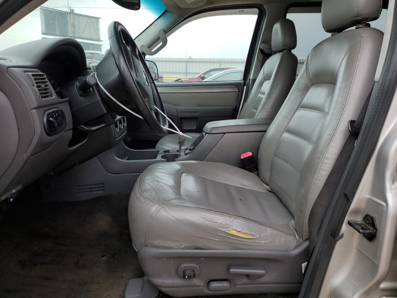 2005 Ford Explorer - Image 7