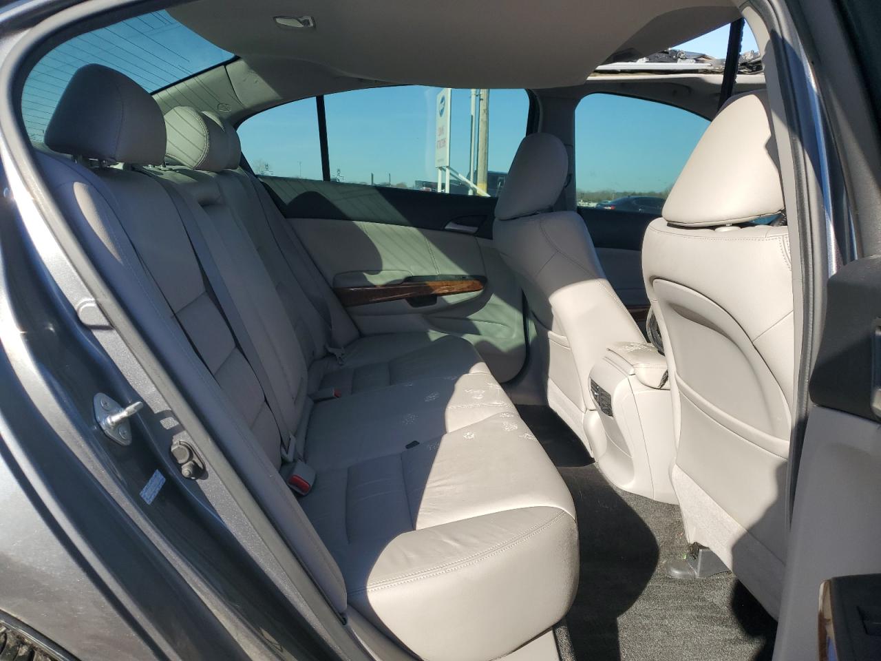 2011 Honda Accord - Image 11