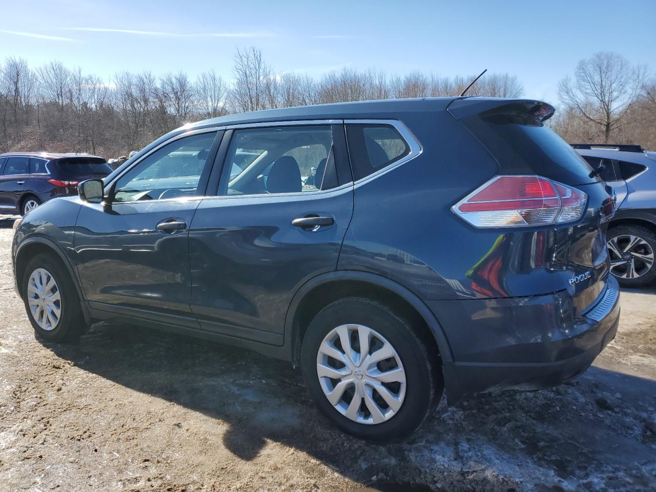 2016 Nissan Rogue - Image 2