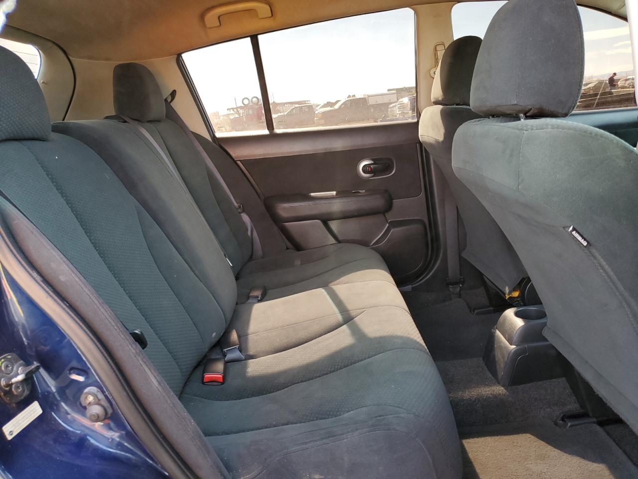 2012 Nissan Versa - Image 10