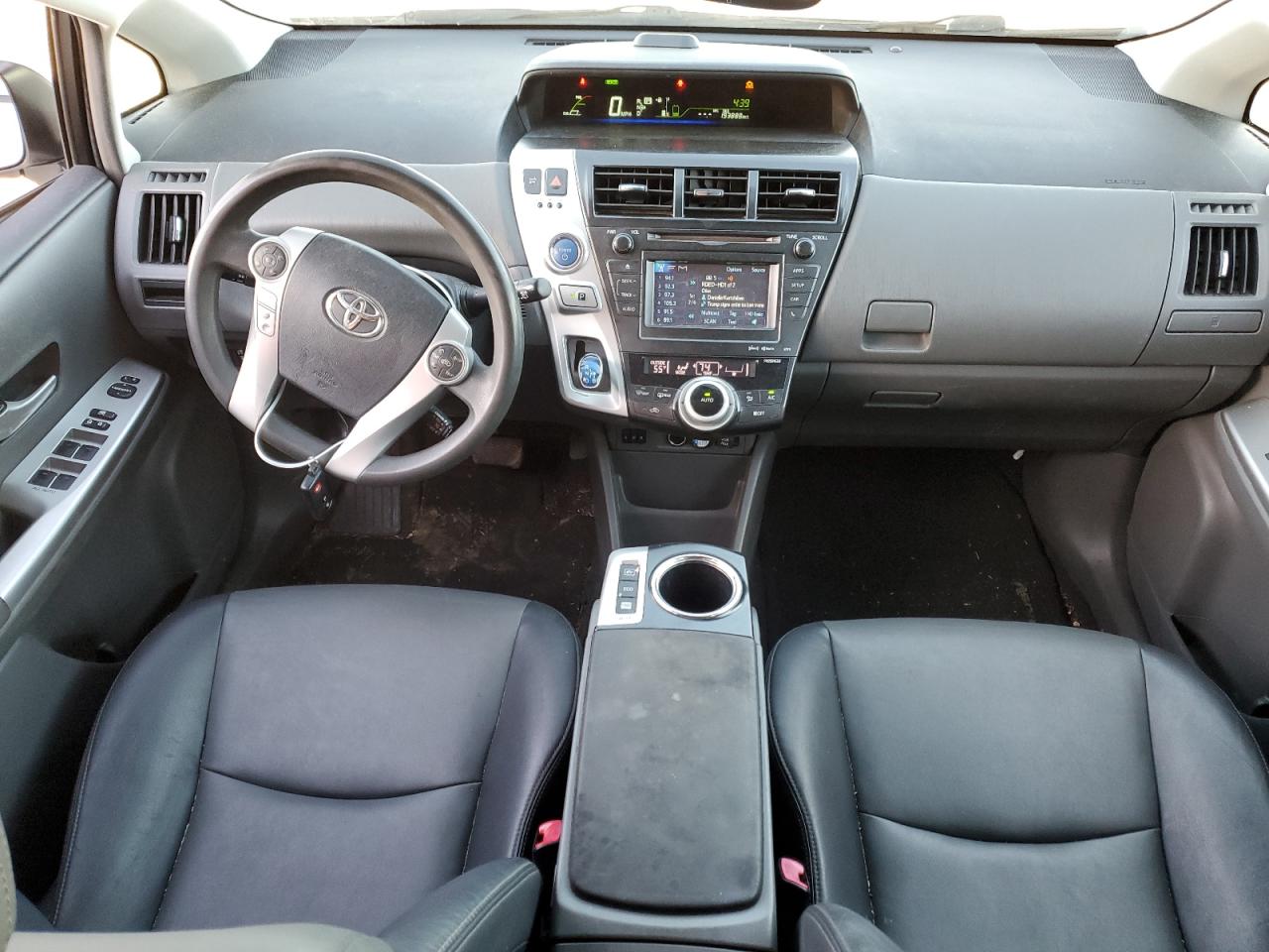 2012 Toyota Prius - Image 8