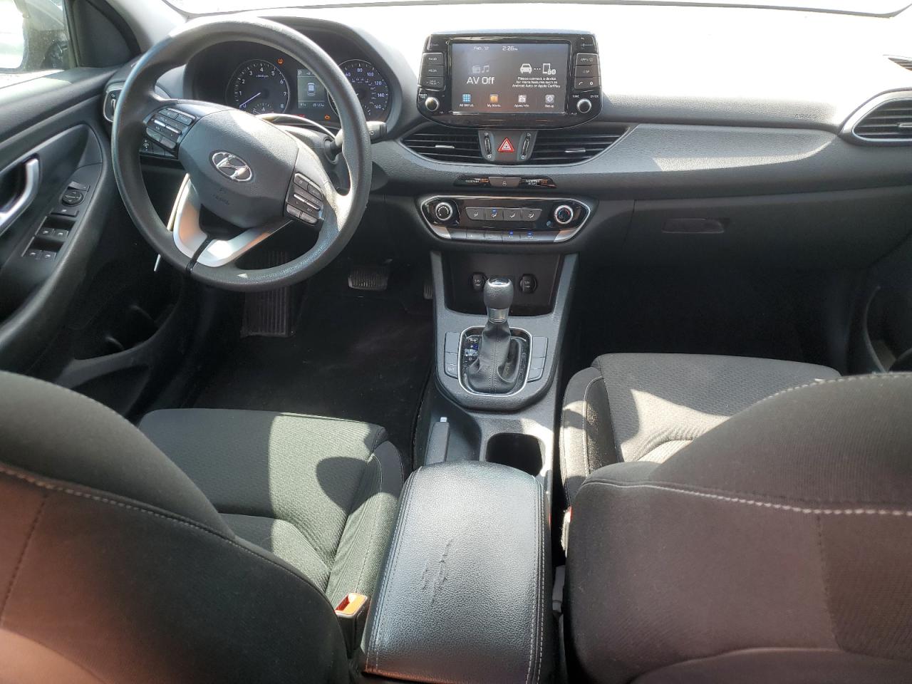 2018 Hyundai Elantra - Image 8