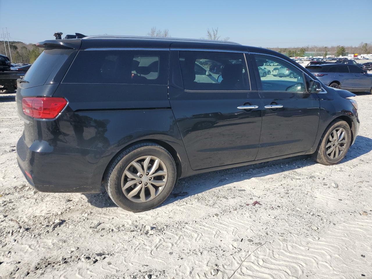2019 Kia Sedona - Image 3
