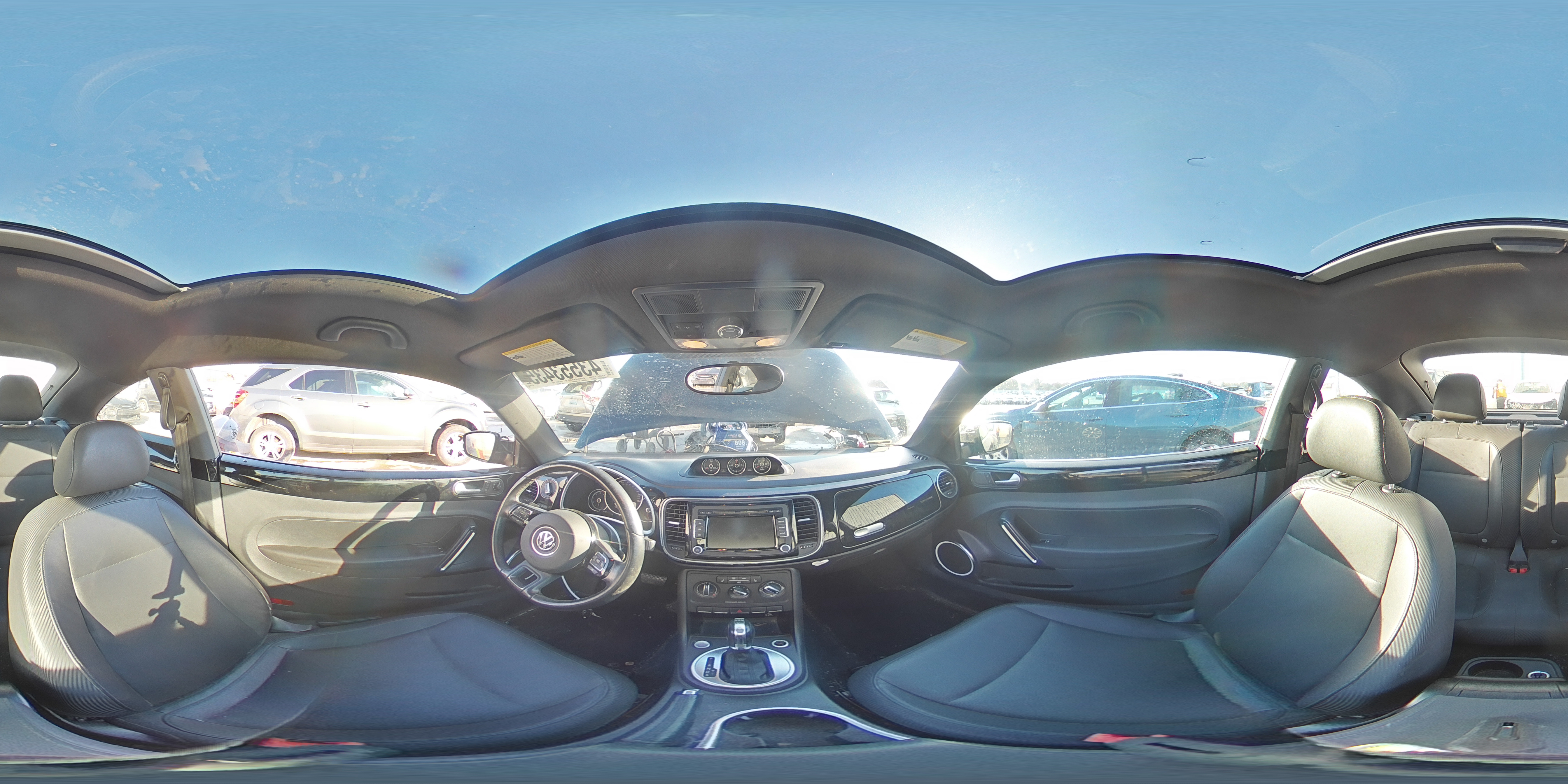 2013 Volkswagen Beetle - Image 14