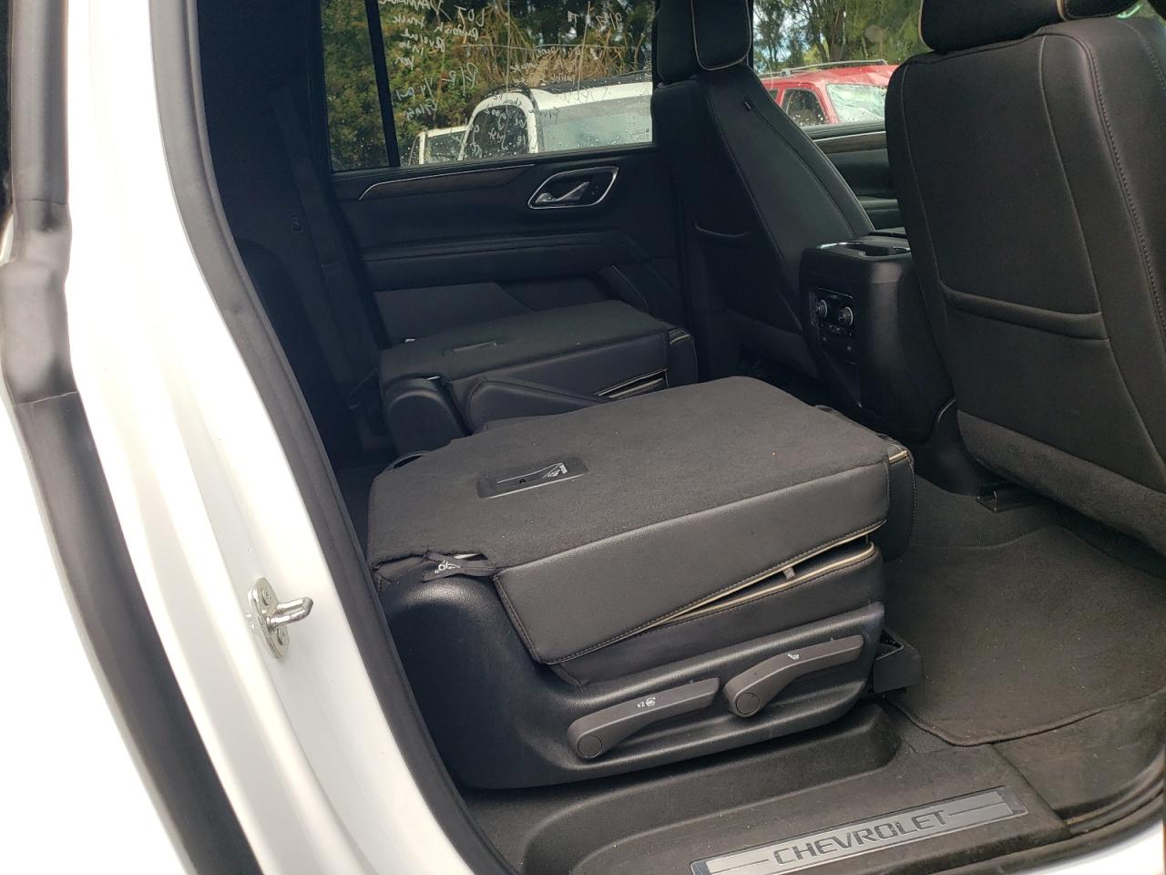 2023 Chevrolet Suburban - Image 11