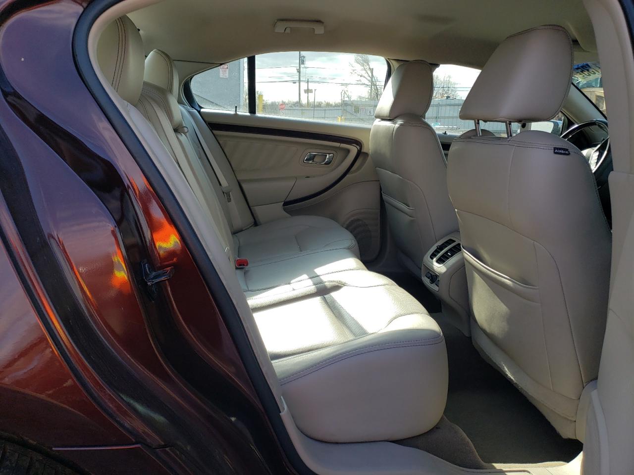 2012 Ford Taurus - Image 10
