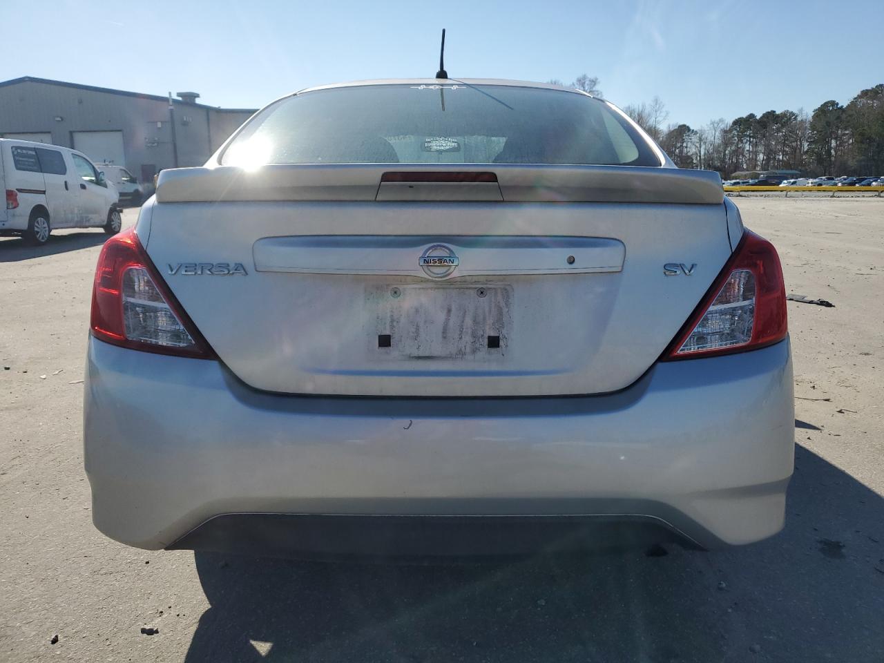 2017 Nissan Versa - Image 6