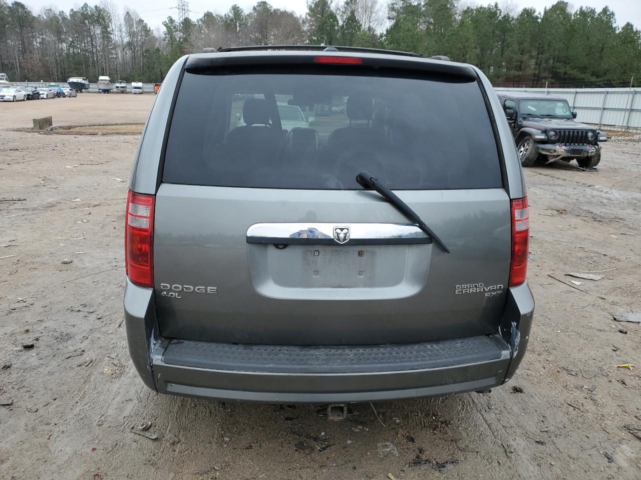 2009 Dodge Caravan - Image 6