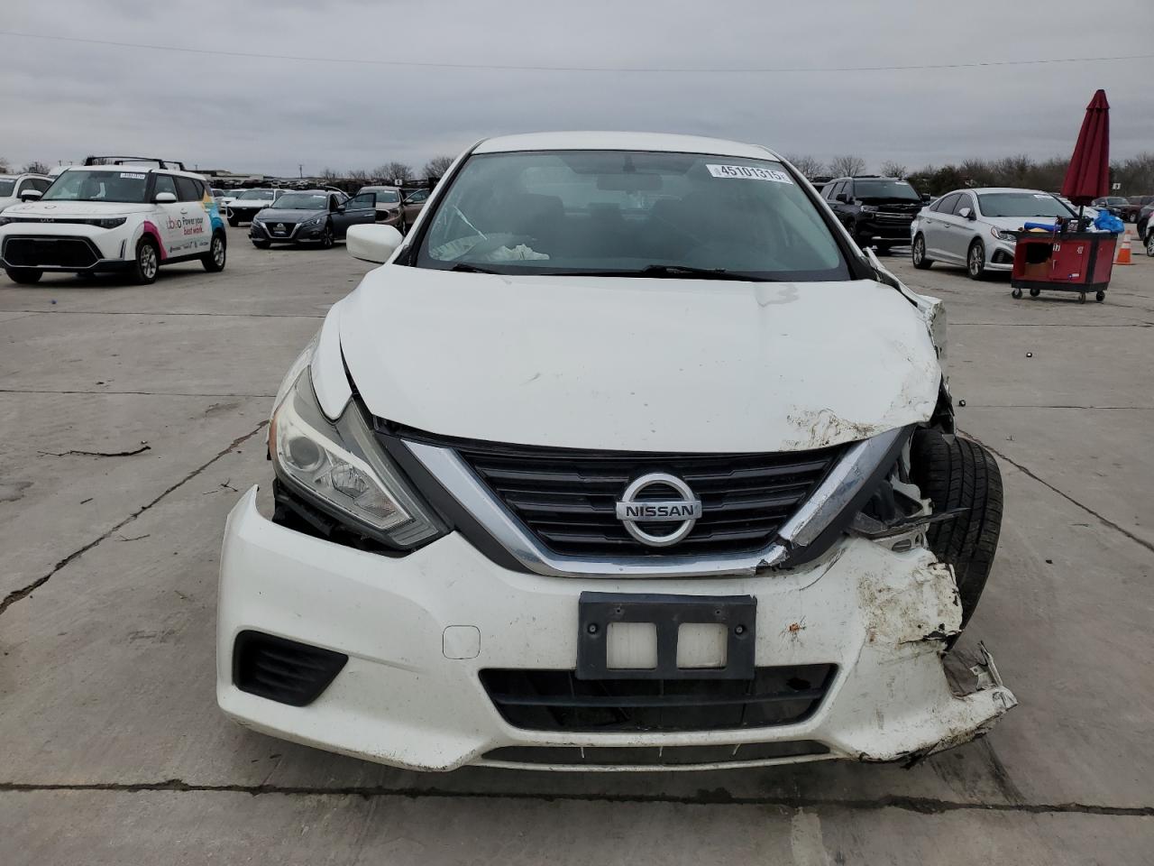 2017 Nissan Altima - Image 5