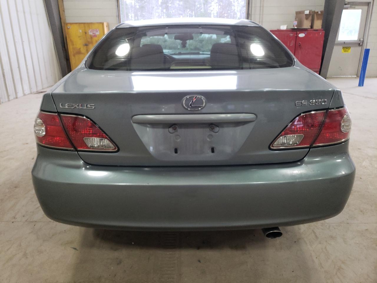 2004 Lexus ES - Image 6