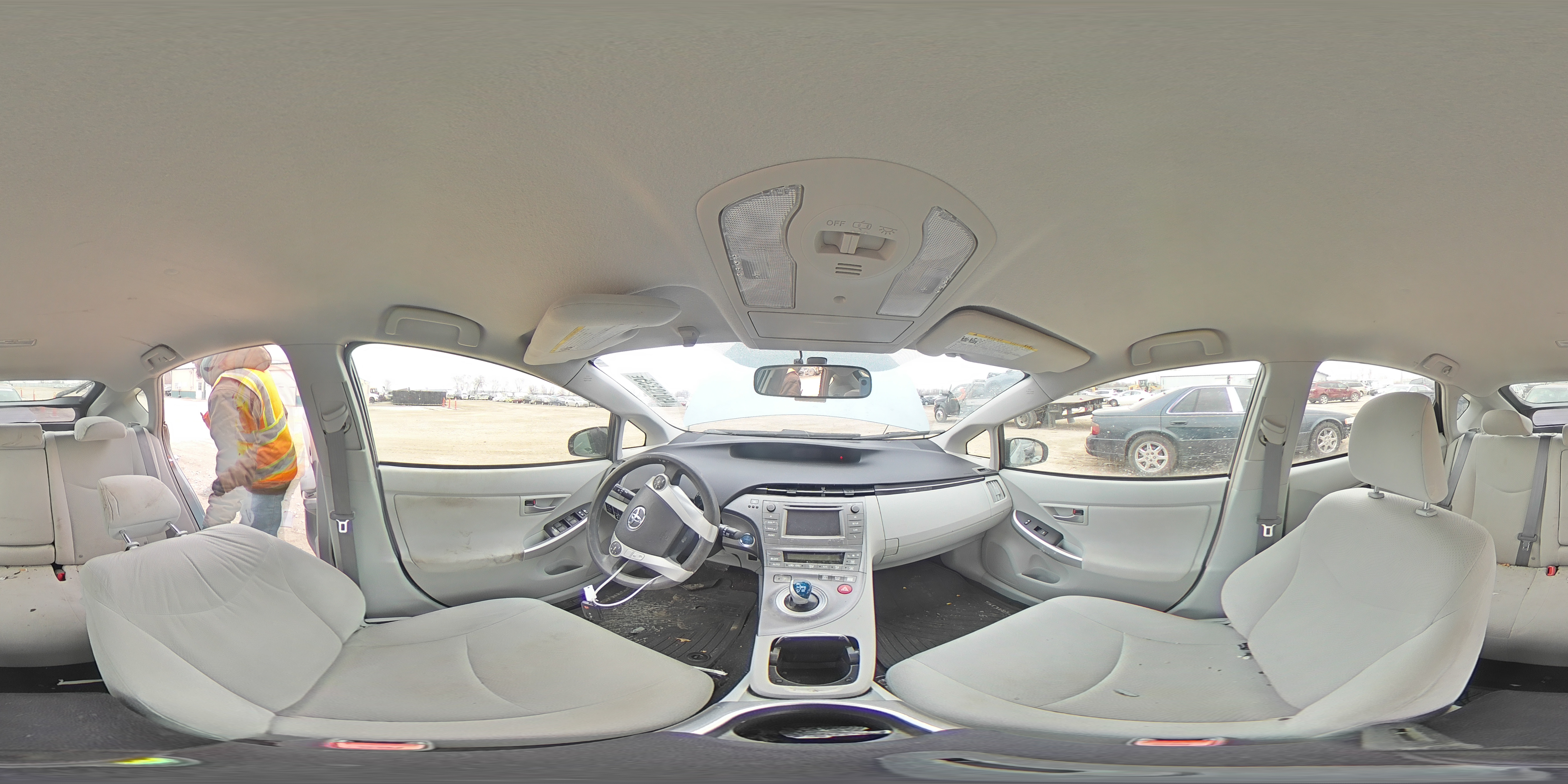 2015 Toyota Prius - Image 13